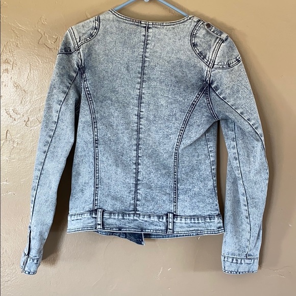 Fitted Denim Jacket - Picture 2 of 7